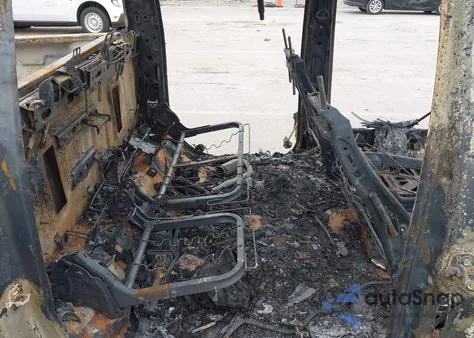 2022 Chevrolet Silverado 1500 4Wd Short Bed Lt With 2Fl z USA, uszkodzony, nr VIN 1GCPDKEK3NZ522066